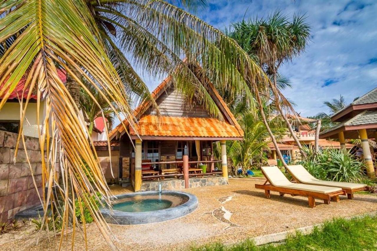 Laguna Beach Club Resort SHA Plus Koh Lanta Bagian luar foto