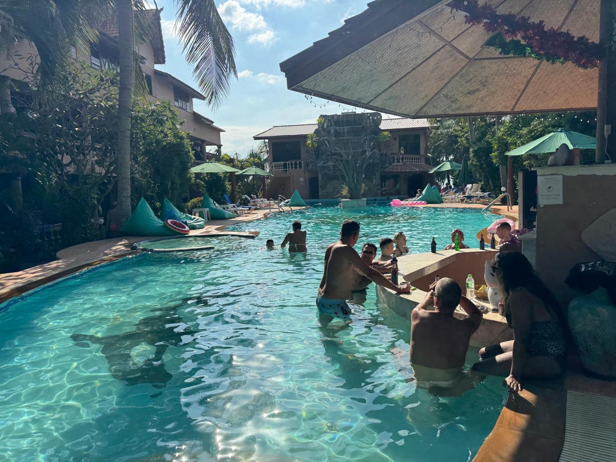 Laguna Beach Club Resort SHA Plus Koh Lanta Bagian luar foto